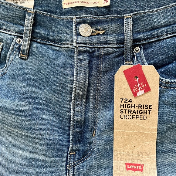 ✨NWT✨ Levi's Women's 724 High Rise Straight Crop Jeans - Picture 5 of 13